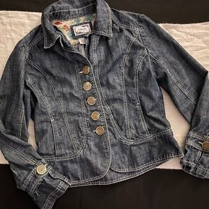 TRIA Denim Jacket w/ Large Tan Buttons